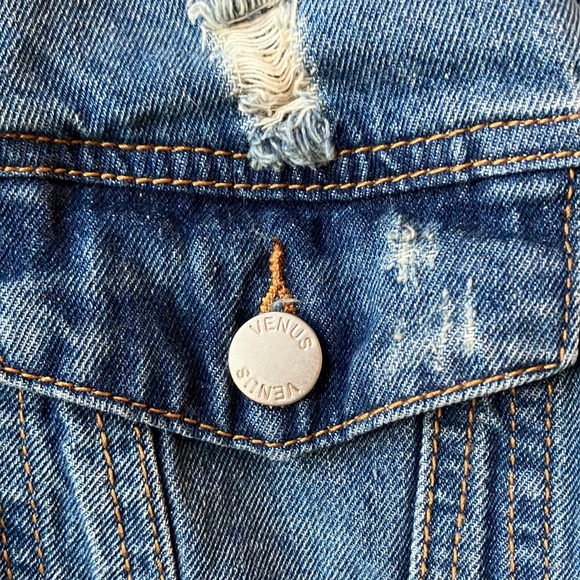 Jean jacket - Picture 2 of 6